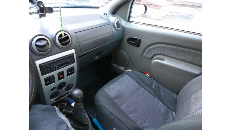 Renault Logan 2006 - 5