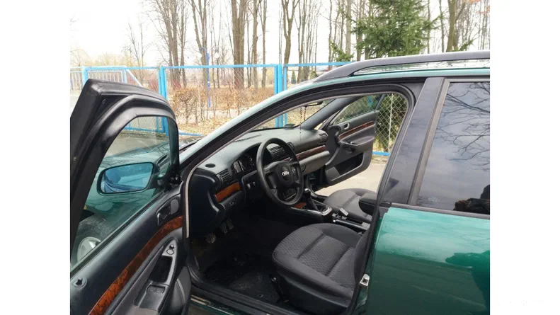Audi A4 1999 - 13