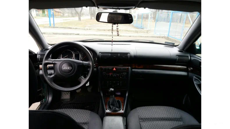 Audi A4 1999 - 10