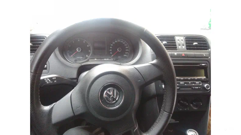 Volkswagen Polo 2011 - 13