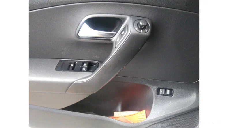 Volkswagen Polo 2011 - 12