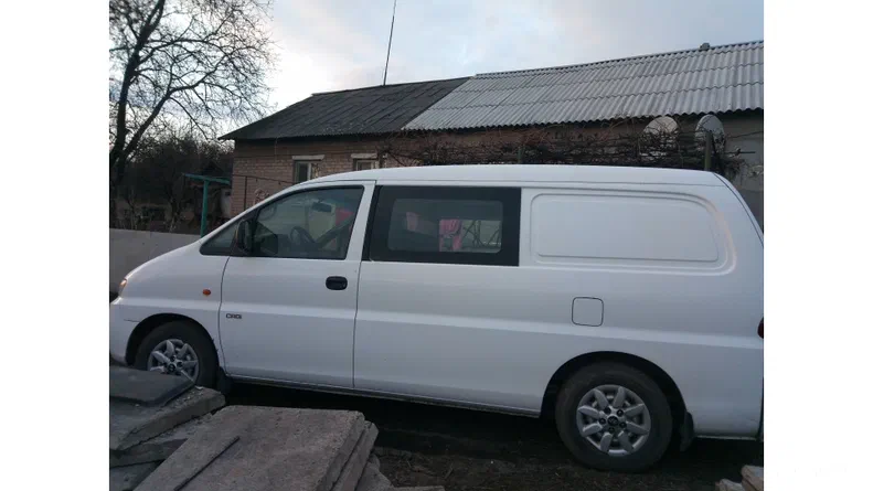Hyundai H-1 2005