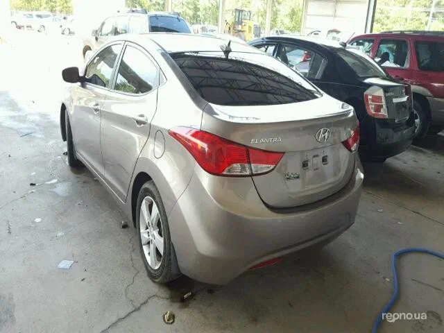 Hyundai Elantra 2013