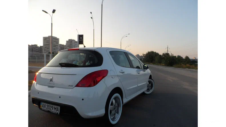 Peugeot 308 2011 - 5