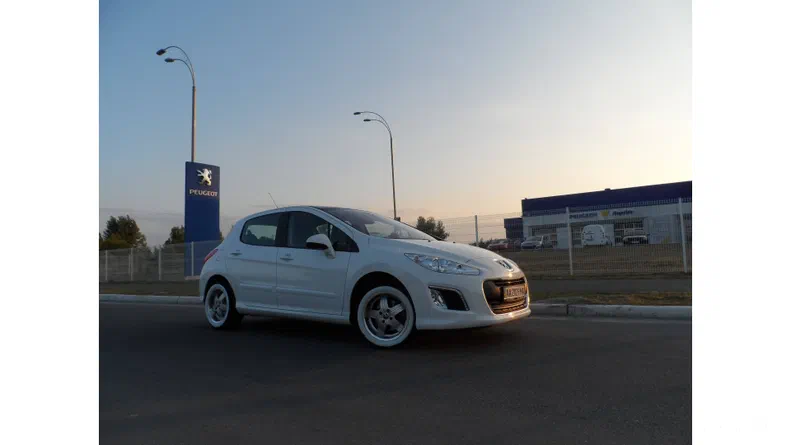 Peugeot 308 2011