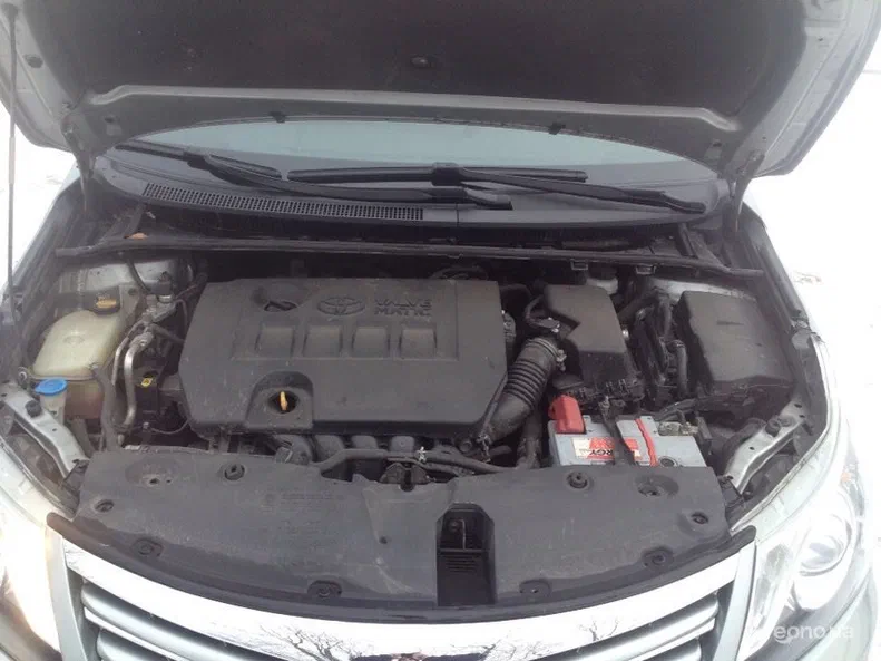 Toyota Avensis 2012 - 5