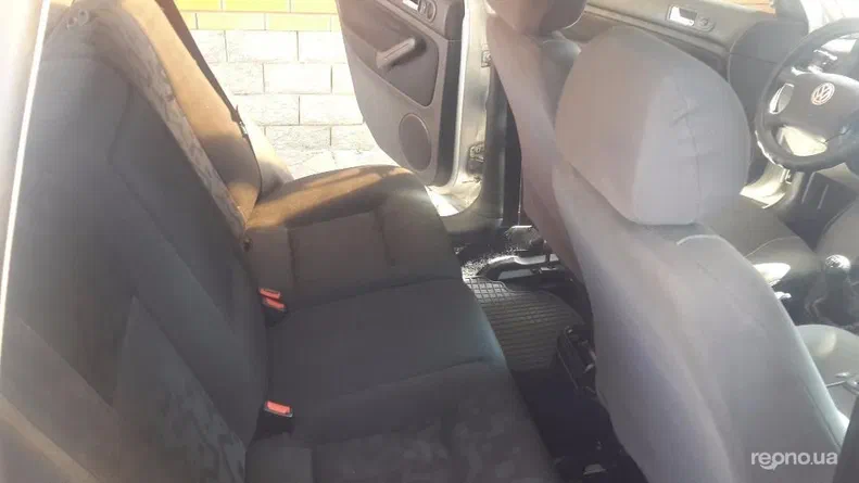 Volkswagen Golf 2000