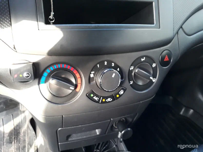 Chevrolet Aveo 2011 - 11