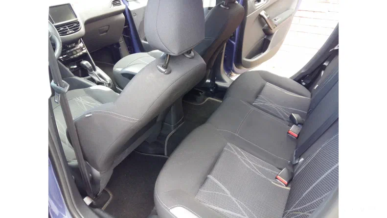 Peugeot 208 2014 - 7