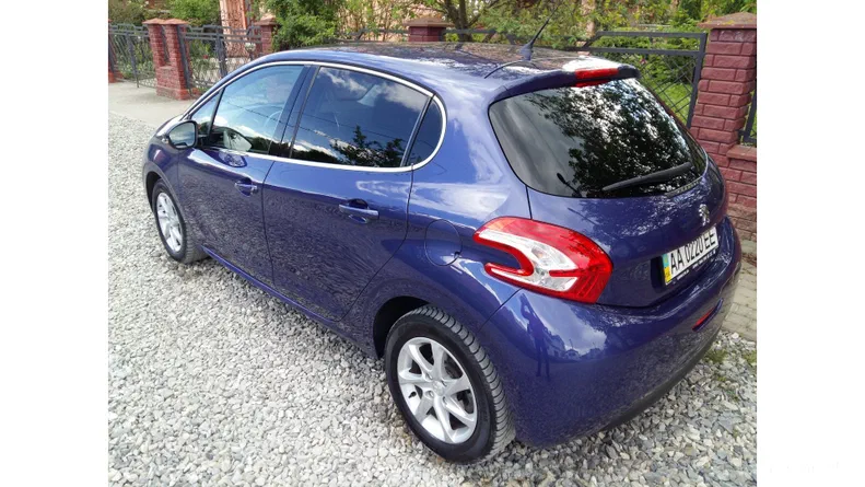Peugeot 208 2014 - 17