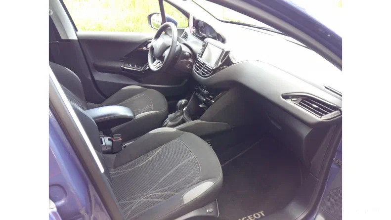 Peugeot 208 2014