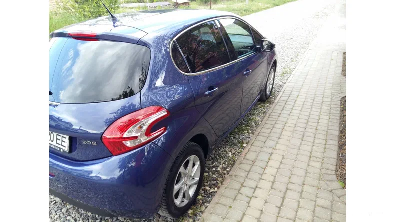 Peugeot 208 2014