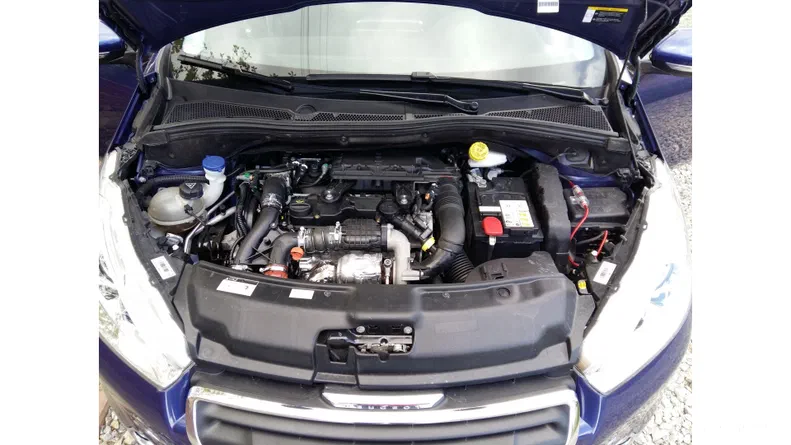 Peugeot 208 2014 - 13