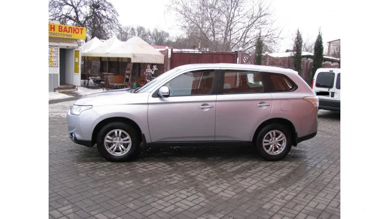 Mitsubishi Outlander 2015 - 9