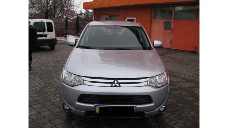 Mitsubishi Outlander 2015