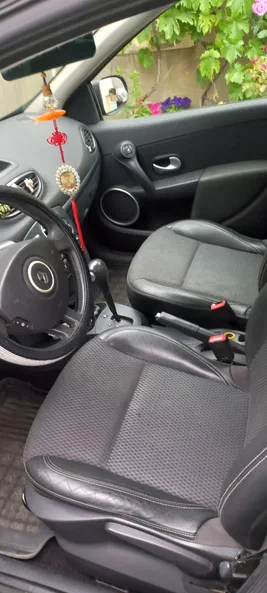 Renault Clio 2010 - 9