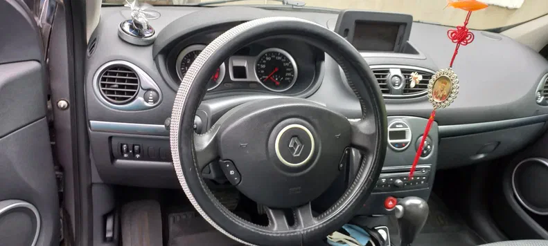 Renault Clio 2010 - 8