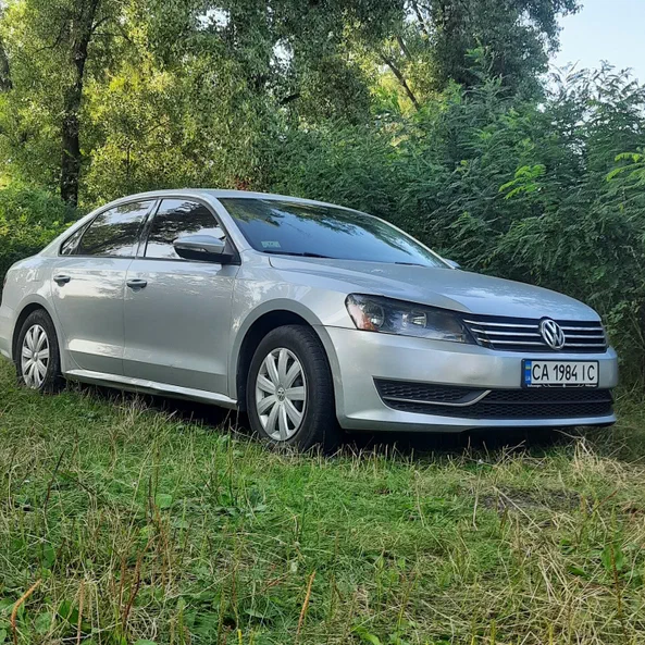 Volkswagen Passat 2011 - 1