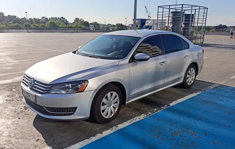 Volkswagen Passat 2011 - 11