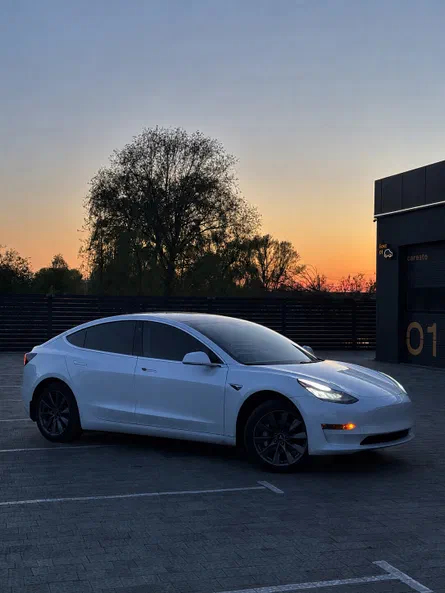 Tesla Model 3 2019 - 0