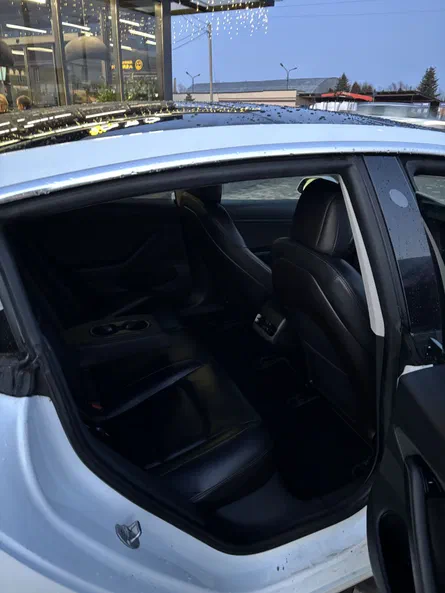 Tesla Model 3 2019 - 11