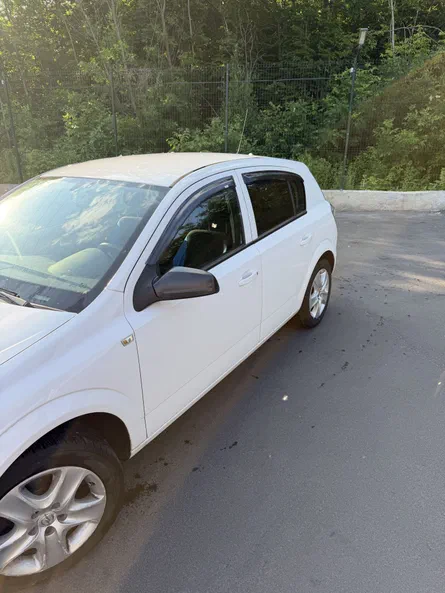 Opel Astra 2013 - 1