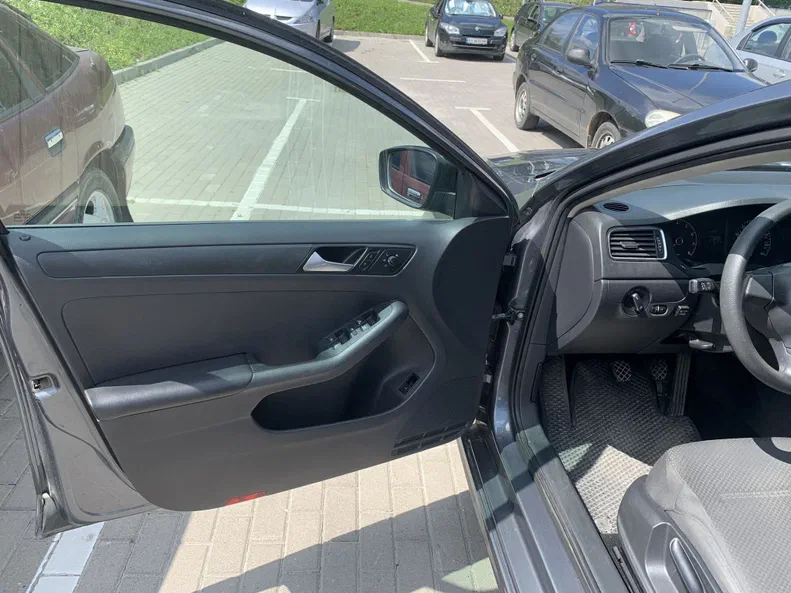 Volkswagen Jetta 2014 - 6