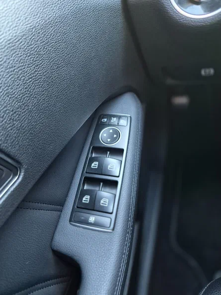 Mercedes-Benz E-Клас 2012 - 21