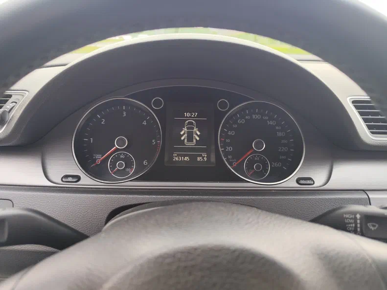 Volkswagen Passat 2011 - 24