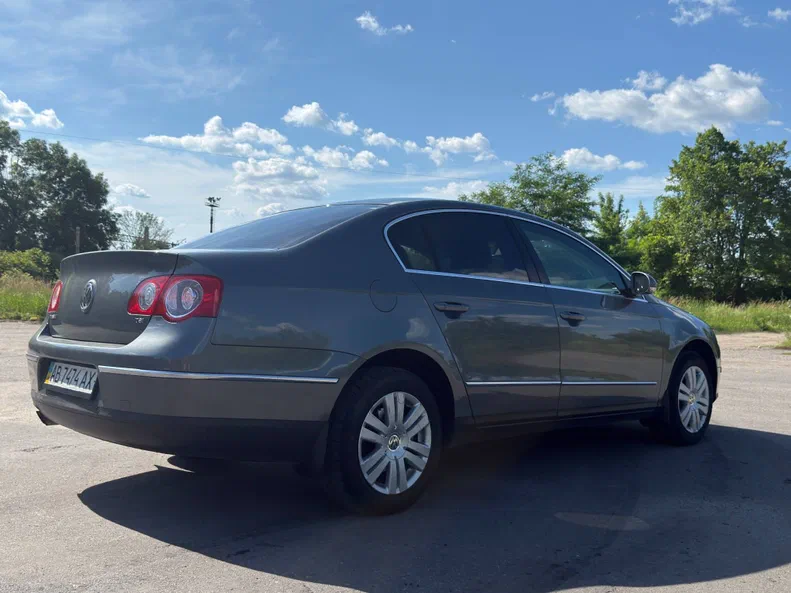 Volkswagen Passat 2008 - 1