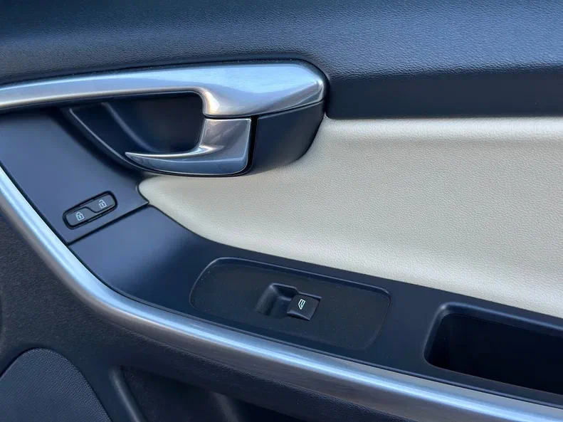 Volvo XC60 2017 - 4