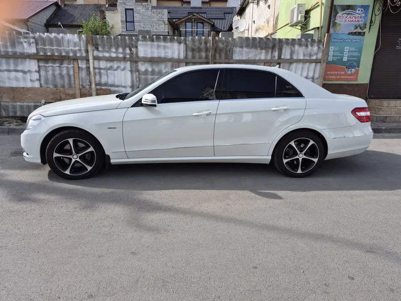 Mercedes-Benz E-Клас 2012 - 0
