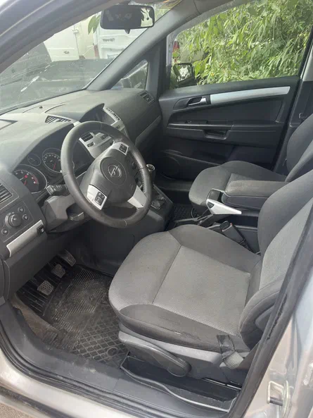 Opel Zafira 2009 - 3
