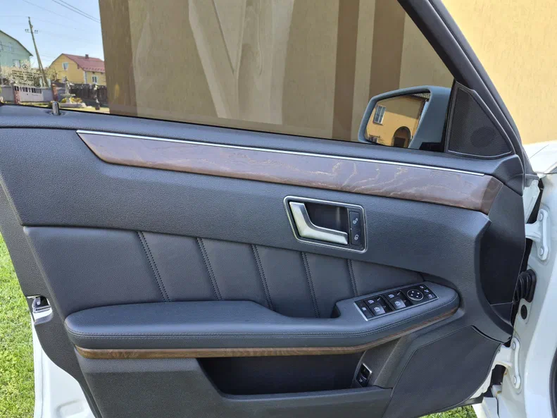 Mercedes-Benz E-Клас 2012 - 15