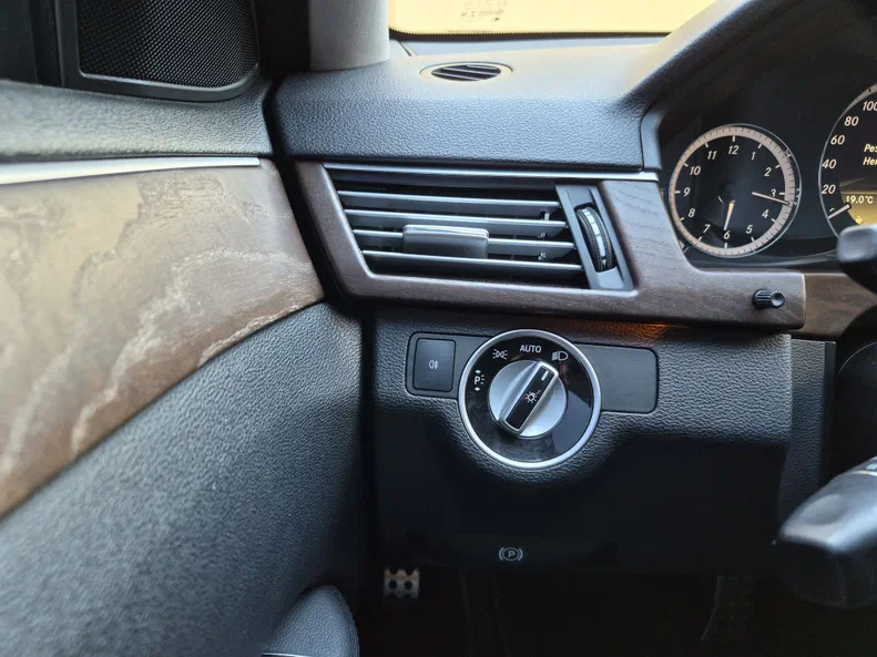 Mercedes-Benz E-Клас 2012 - 18