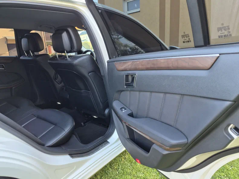 Mercedes-Benz E-Клас 2012 - 11