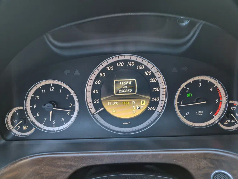 Mercedes-Benz E-Клас 2012 - 3