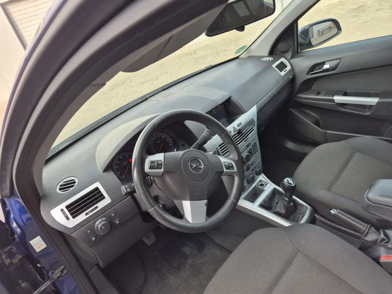 Opel Astra 2009 - 7