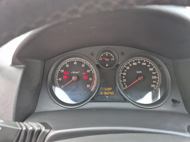 Opel Astra 2009 - 13
