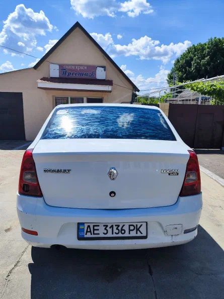 Renault Logan 2011 - 3