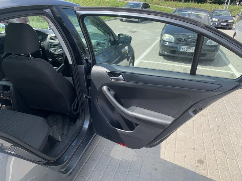 Volkswagen Jetta 2014 - 10
