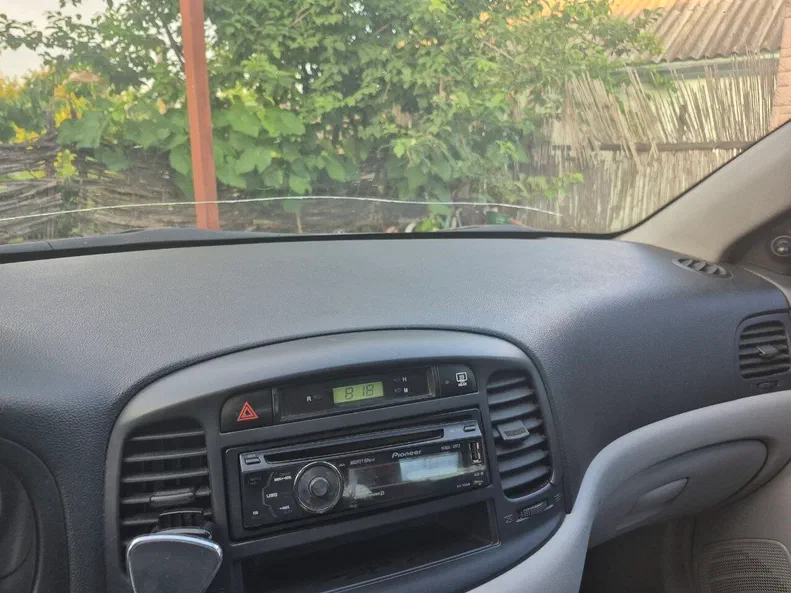 Hyundai Accent 2008 - 4