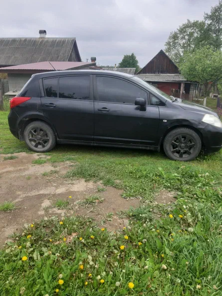 Nissan Tiida 2008 - 1