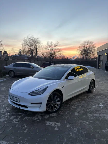 Tesla Model 3 2019 - 4