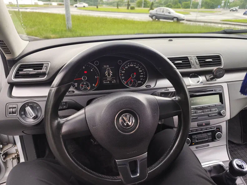 Volkswagen Passat 2011 - 8