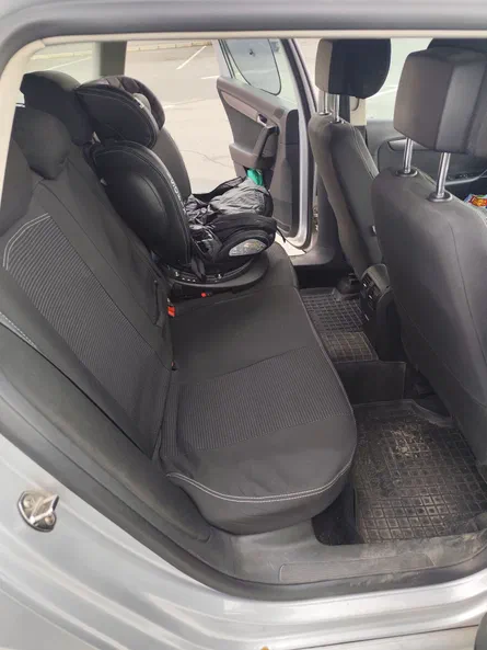 Volkswagen Passat 2011 - 14