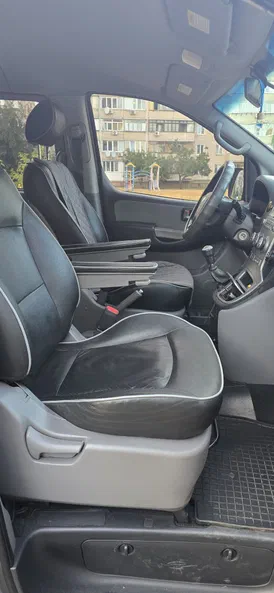 Hyundai H-1 2010 - 4