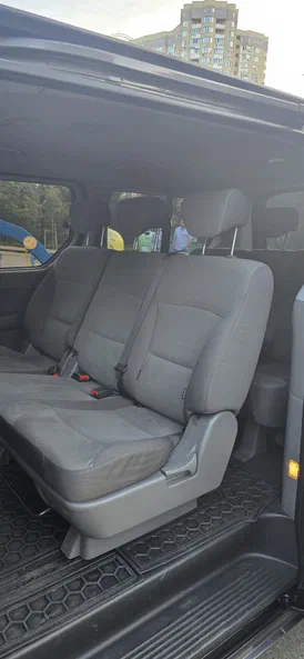 Hyundai H-1 2010 - 6