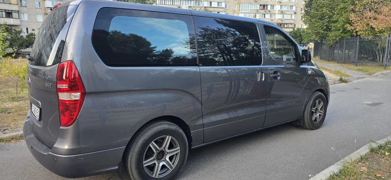 Hyundai H-1 2010 - 3
