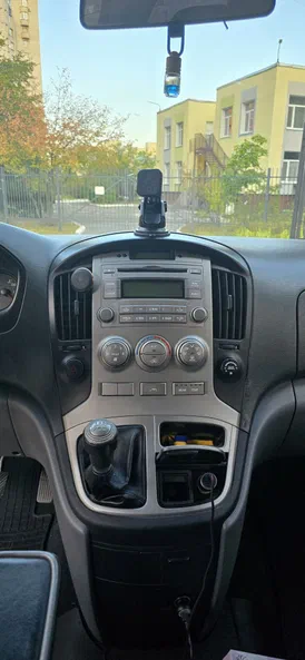 Hyundai H-1 2010 - 5